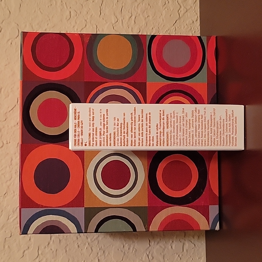 ARBONNE AGE DEFYING NECK CREAM - Picture 3 of 8